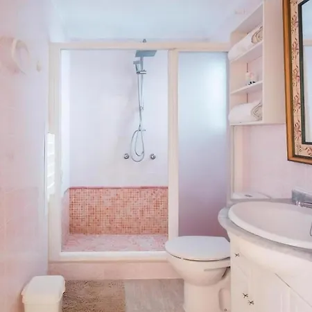 Bonanza, Apartment *